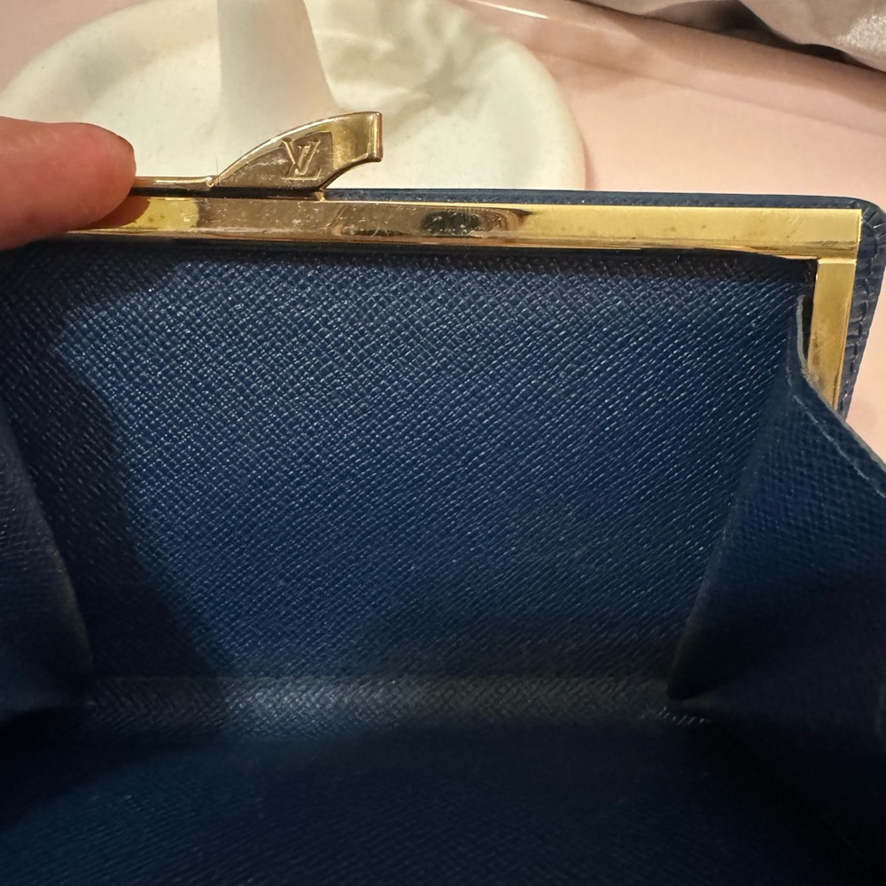 Louis Vuitton Epi Porte Monnaie Viennois Wallet - Picture 6 of 11